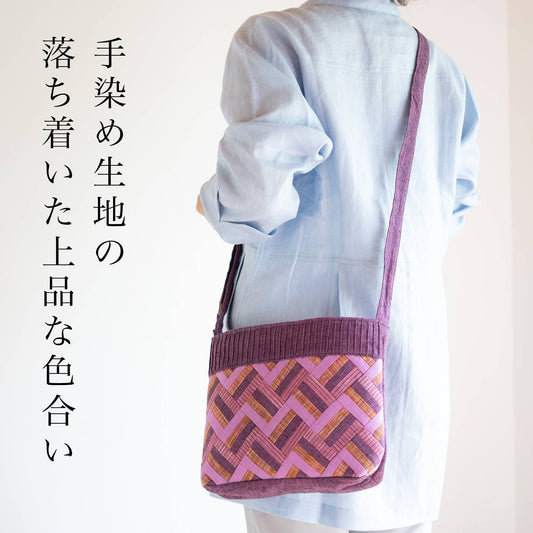 細かいパッチワークのポシェット