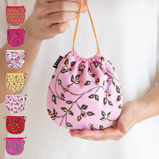 ビーズ刺繍のキラキラ巾着(Mサイズ)