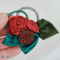 シルクの花ブローチ
