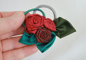 シルクの花ブローチ