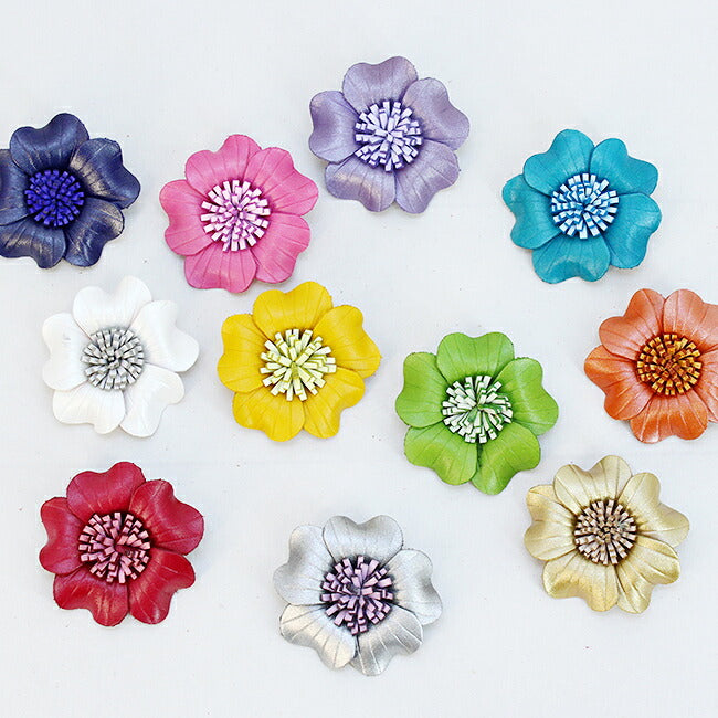 本革花びらブローチL6cm