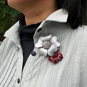 本革花びらブローチS3.7cm