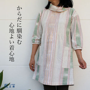 手織りピンタック重ね襟チュニックブラウス